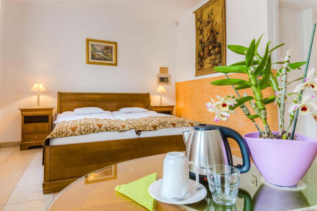 Bed and breakfast Kata Panzió